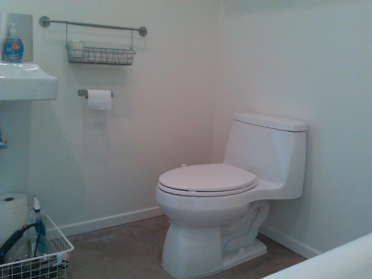 Deluxe Queen Suite